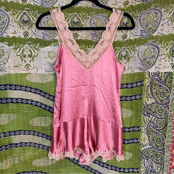 Rare Y2K Victoria’s Secret Satin and Lace Pink Romper Size Small - Picture 7 of 15